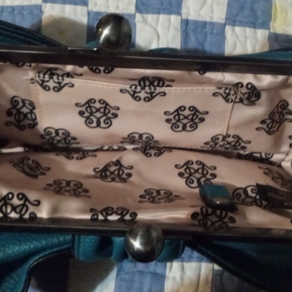 Jessica Simpson clutch - Picture 2 of 2